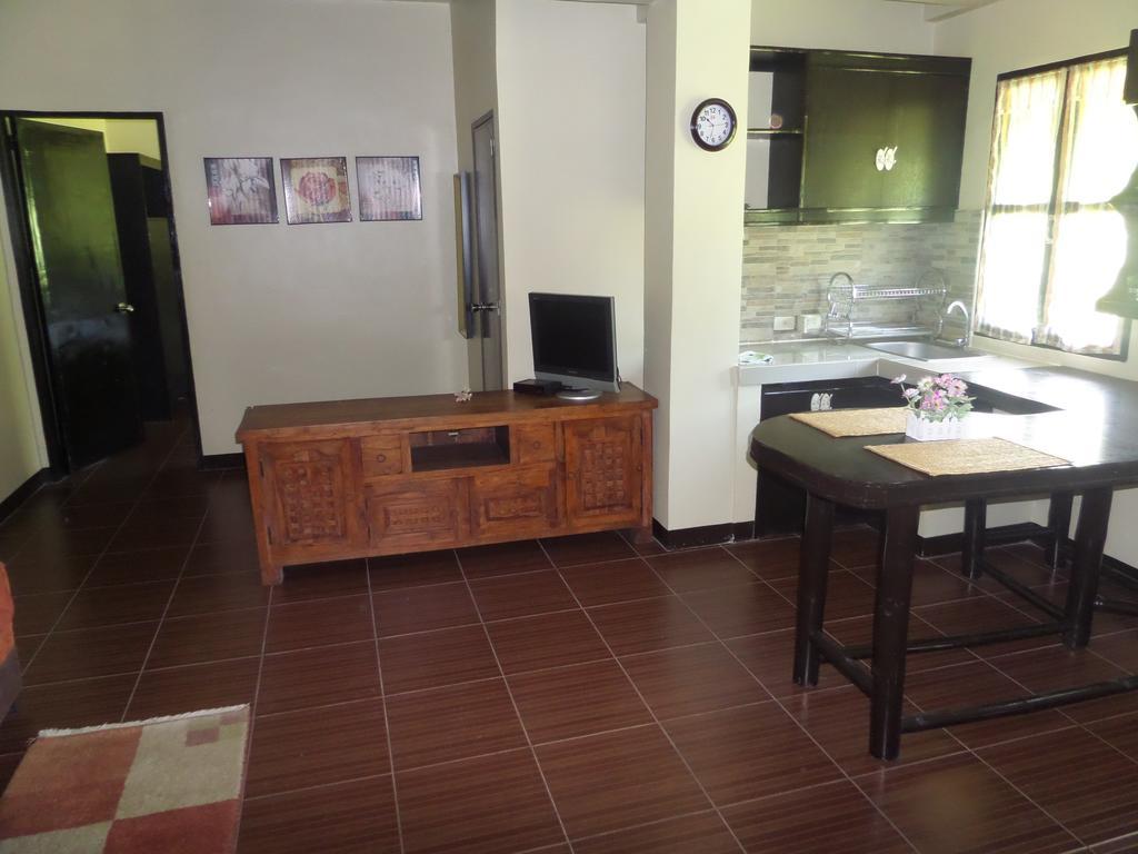 Casa Mia Resort Puerto Galera Room photo